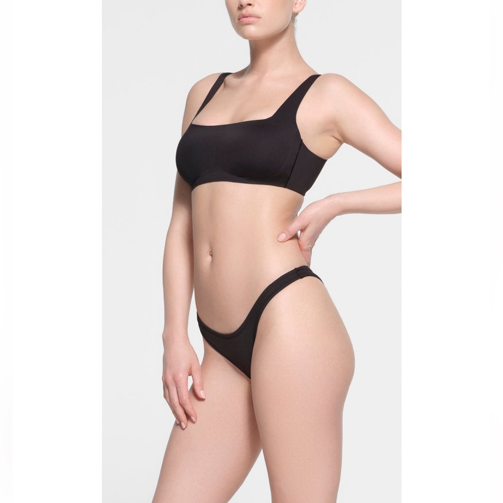 ZARA SIGNATURE SWIM SCOOP BIKINI TOP